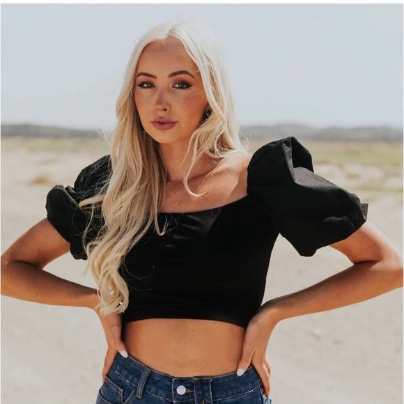 Mimosa black puffed sleeves shredded back top size women’s small (i) - Picture 1 of 9